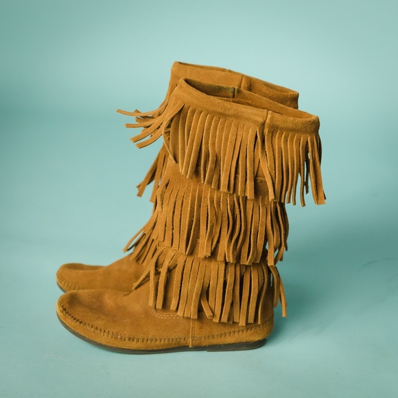 Minnetonka Shoes - Minnetonka 9 Brown Layer Fringe Moccasin Boots
